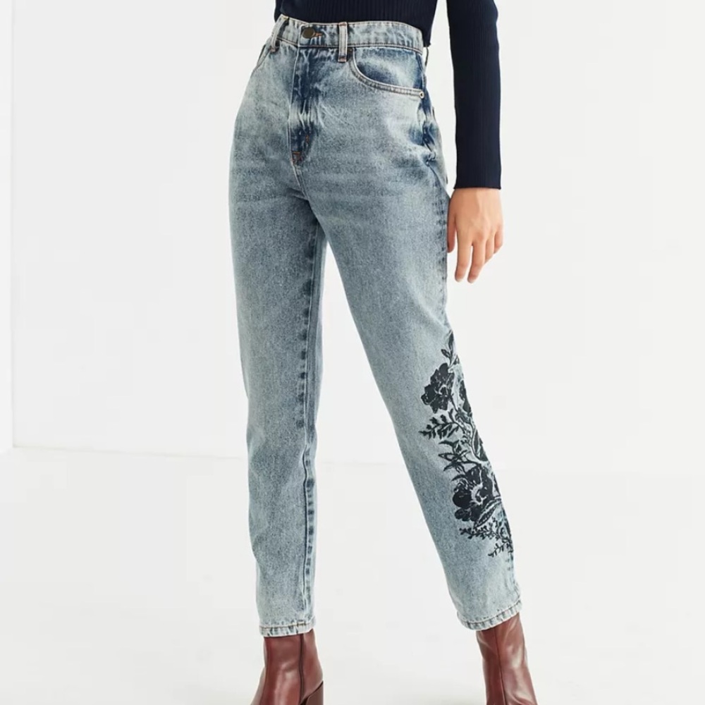 BDG Mom Jean - Floral Embroidered. Size 25